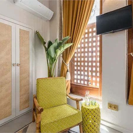 Guest house Victoria Project - - Private Parking